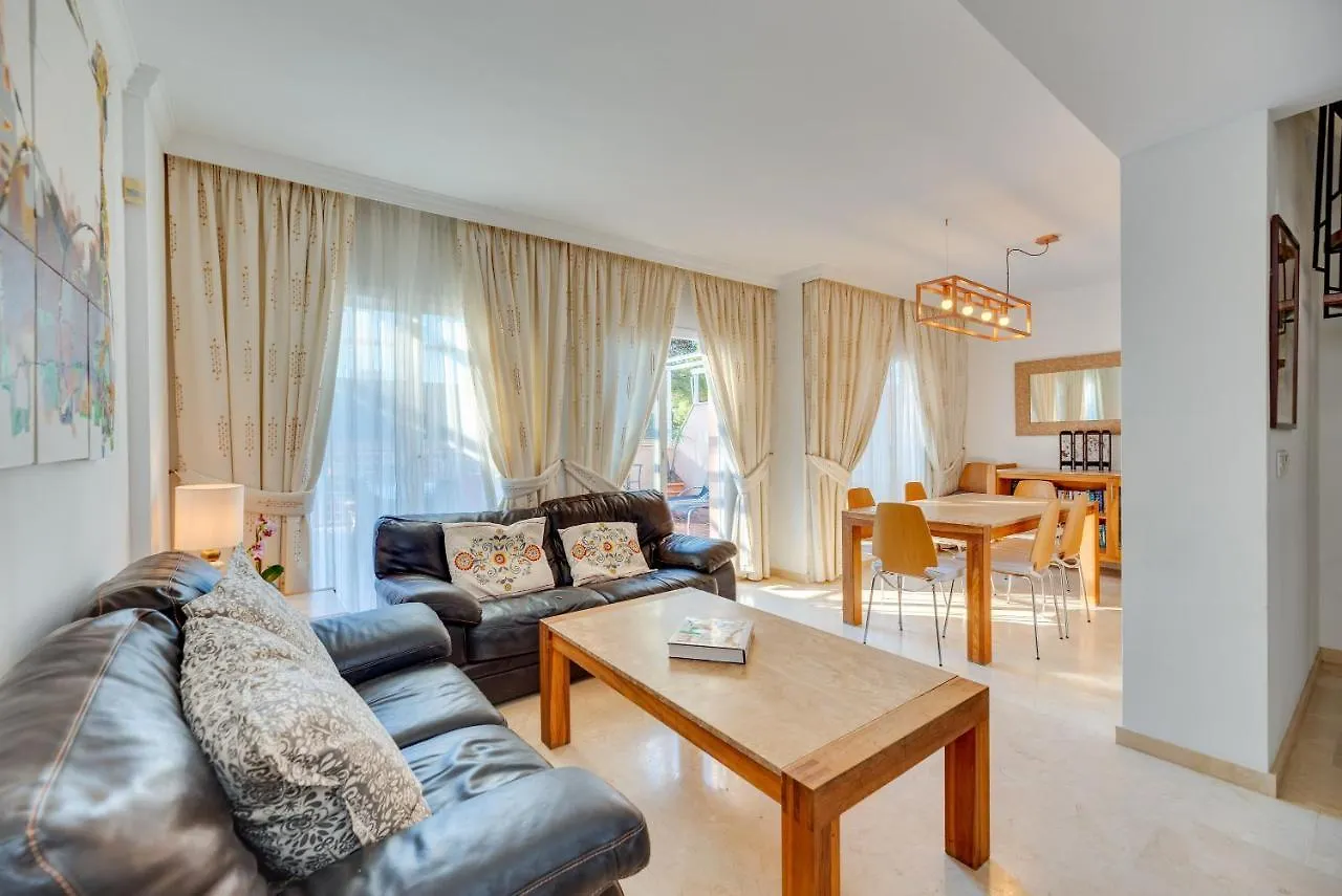 Penthouse Apartment In Elviria Marbella Spanyolország